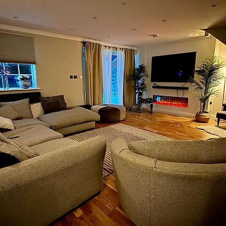 Entire House With A Large Lounge Villa Leverstock Green Eksteriør bilde